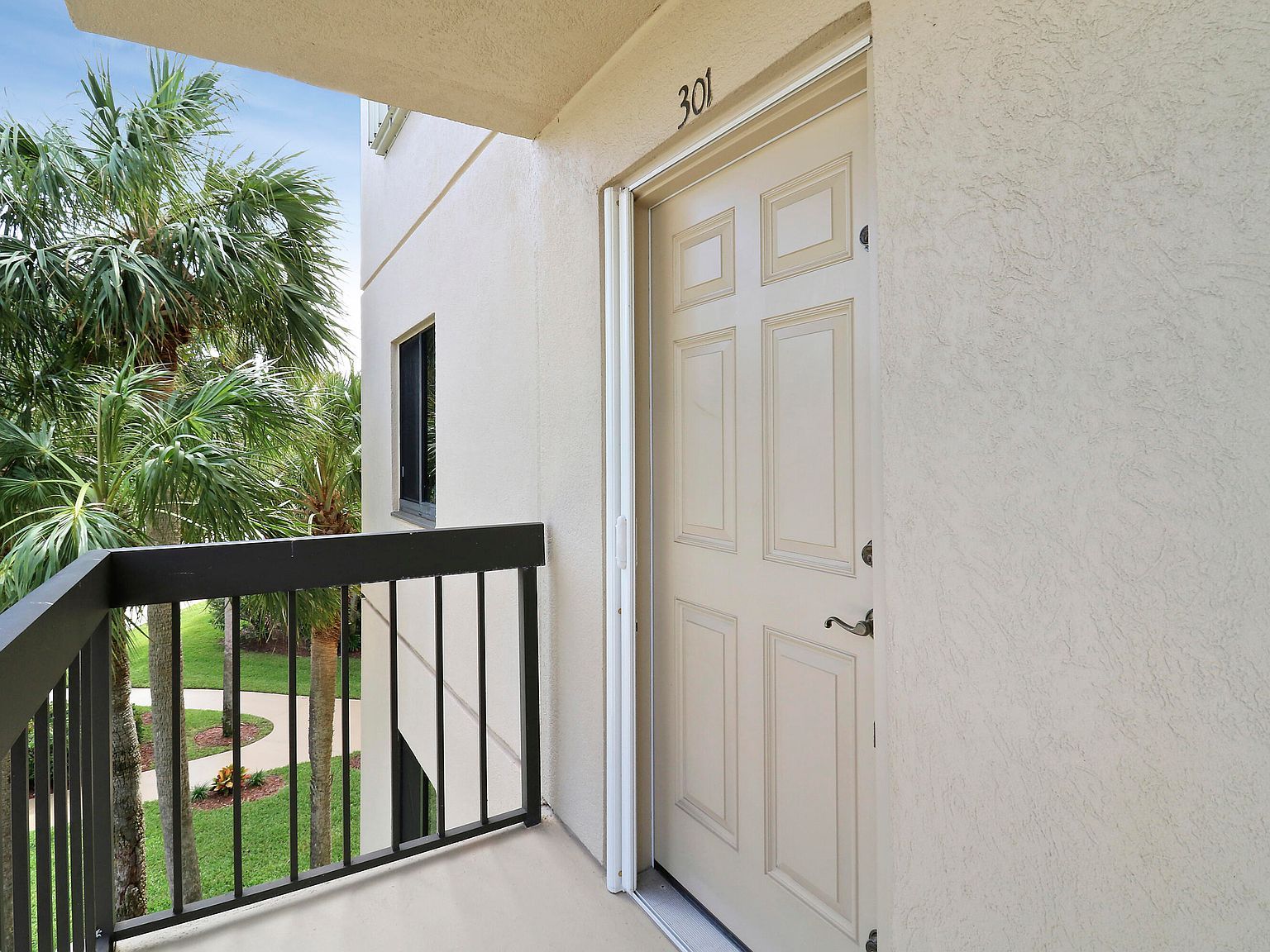 601 Seafarer Cir APT 301 Jupiter, FL 33477 - Thumbnail 4