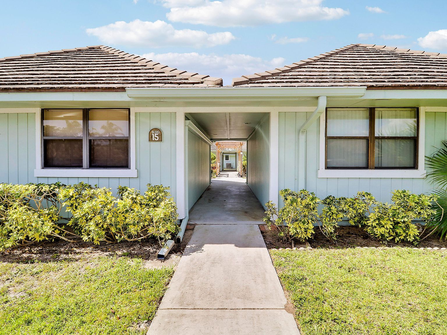 1127 E Seminole Ave APT 15B Jupiter, FL 33477 - Thumbnail 4