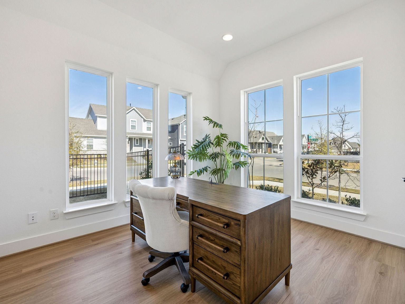 2100 Pleasant Run Ln Fort Worth, TX 76008 - Thumbnail 4