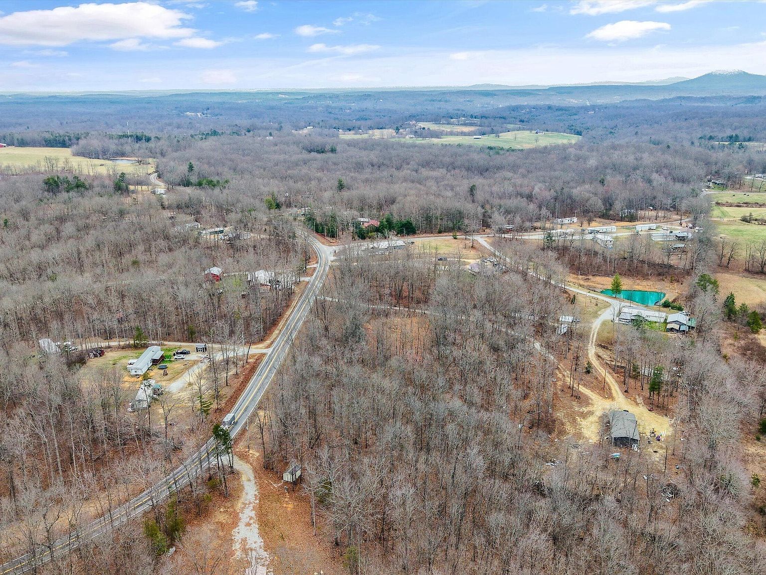 1017 Deer Lodge Hwy Deer Lodge, TN 37726 - Thumbnail 4