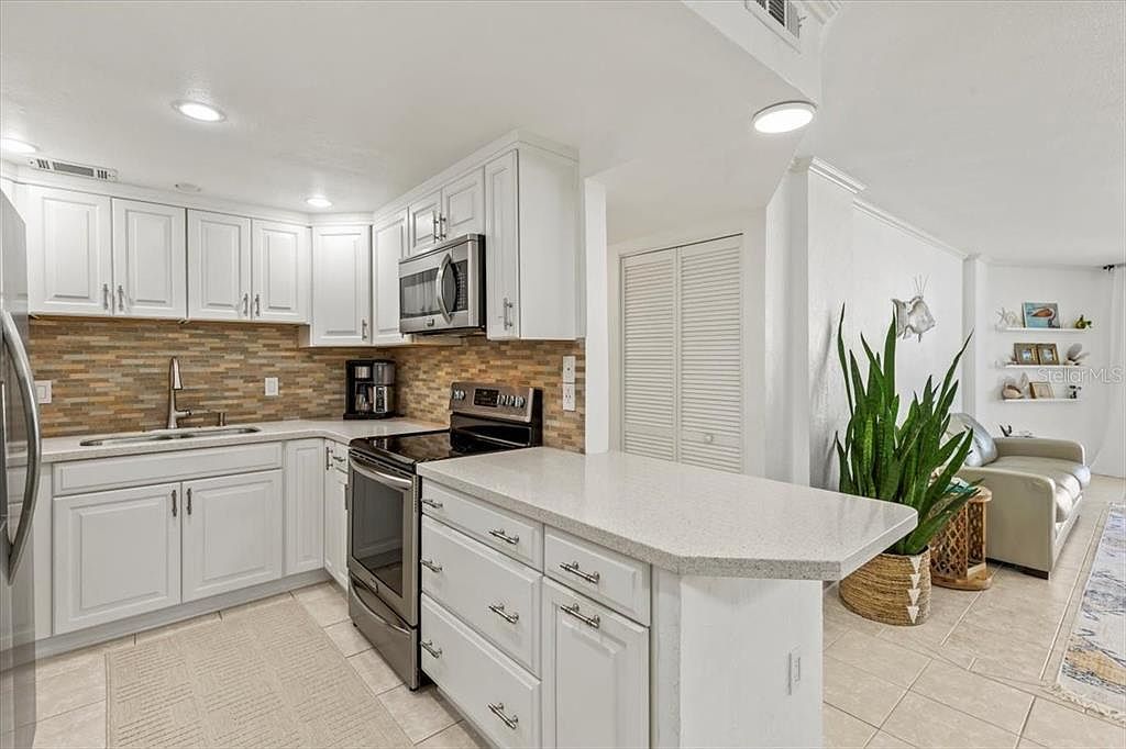 1415 Ocean Shore Blvd APT 805 Ormond Beach, FL 32176 - Thumbnail 4