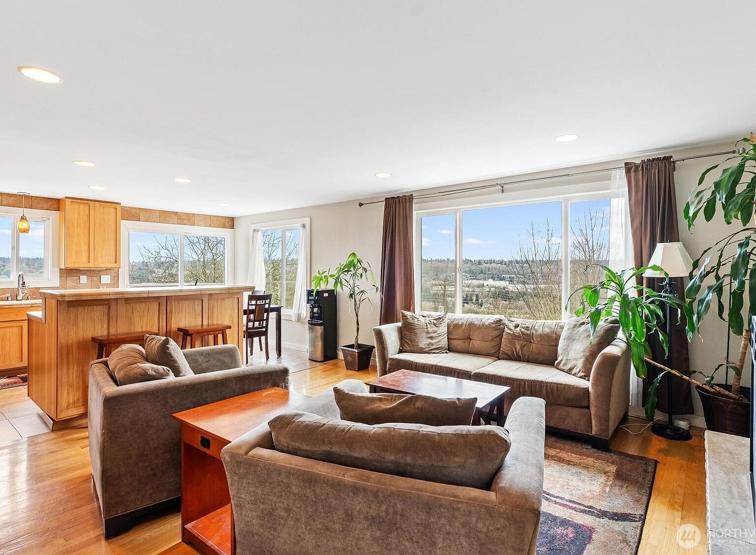 5162 S Wallace St Seattle, WA 98178 - Thumbnail 4