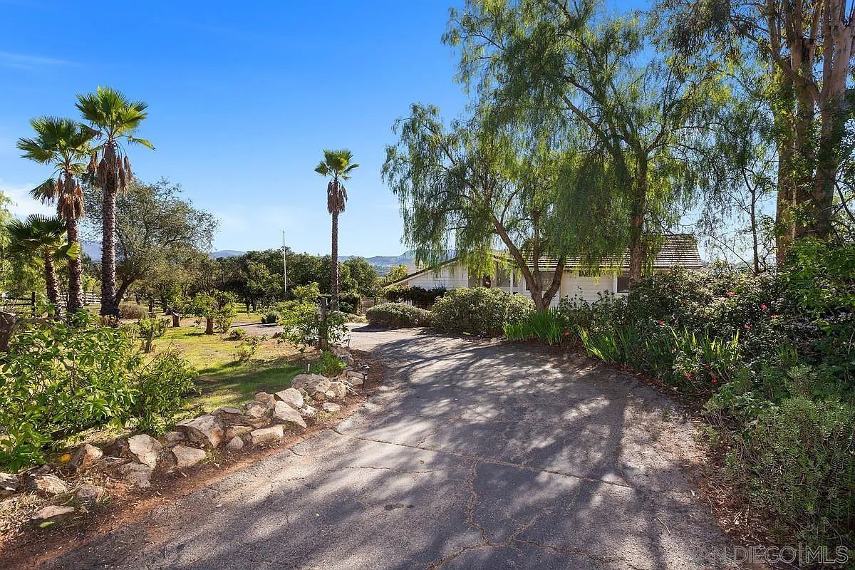 13747-49 Little Pond Rd Valley Center, CA 92082 - Thumbnail 4