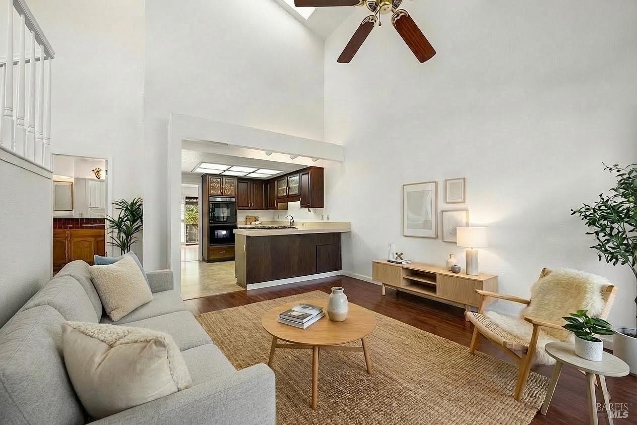 9239 Lakewood Dr Windsor, CA 95492 - Thumbnail 4