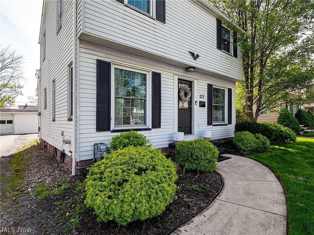 6711 Parma Park Blvd Parma Heights, OH 44130 - Thumbnail 4