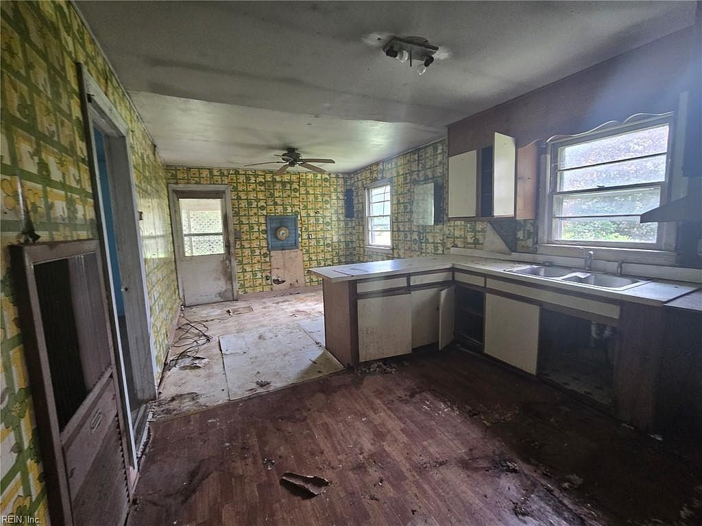 22284 Medicine Springs Rd Courtland, VA 23837 - Thumbnail 4