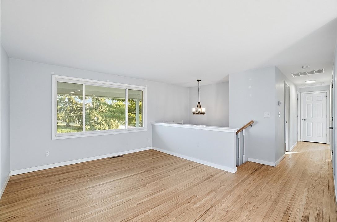 2703 Tihart Way Dayton, OH 45430 - Thumbnail 4