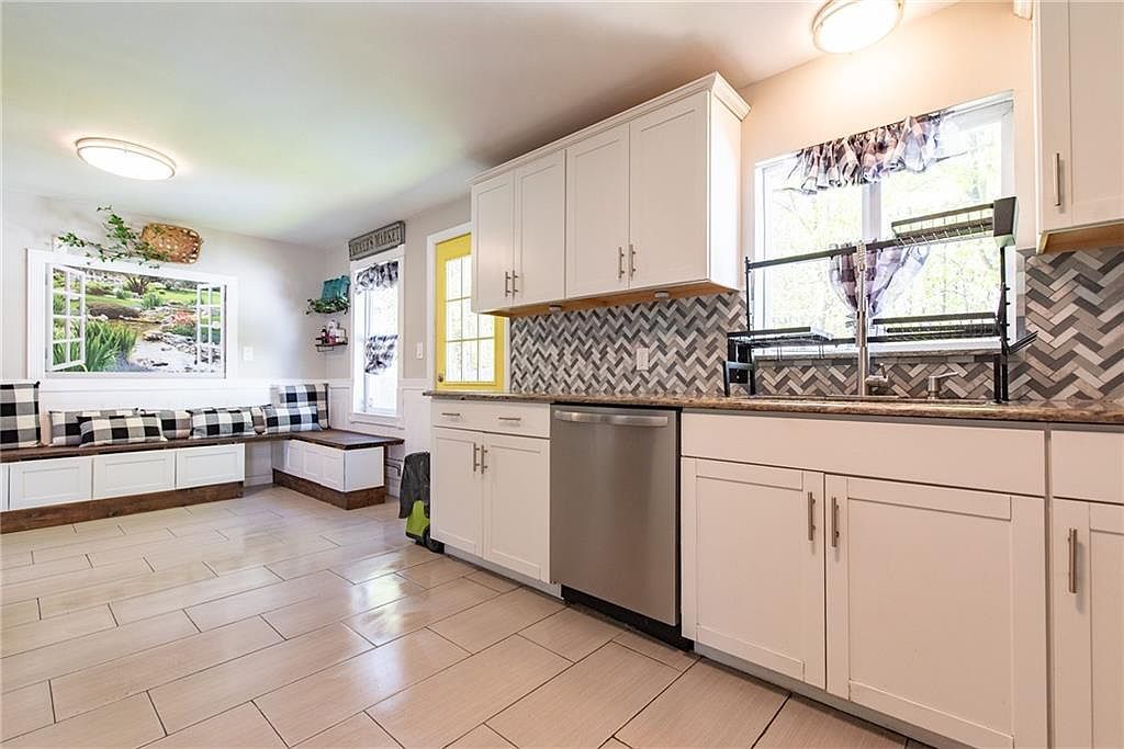 82 Patton Rd Woonsocket, RI 02895 - Thumbnail 4