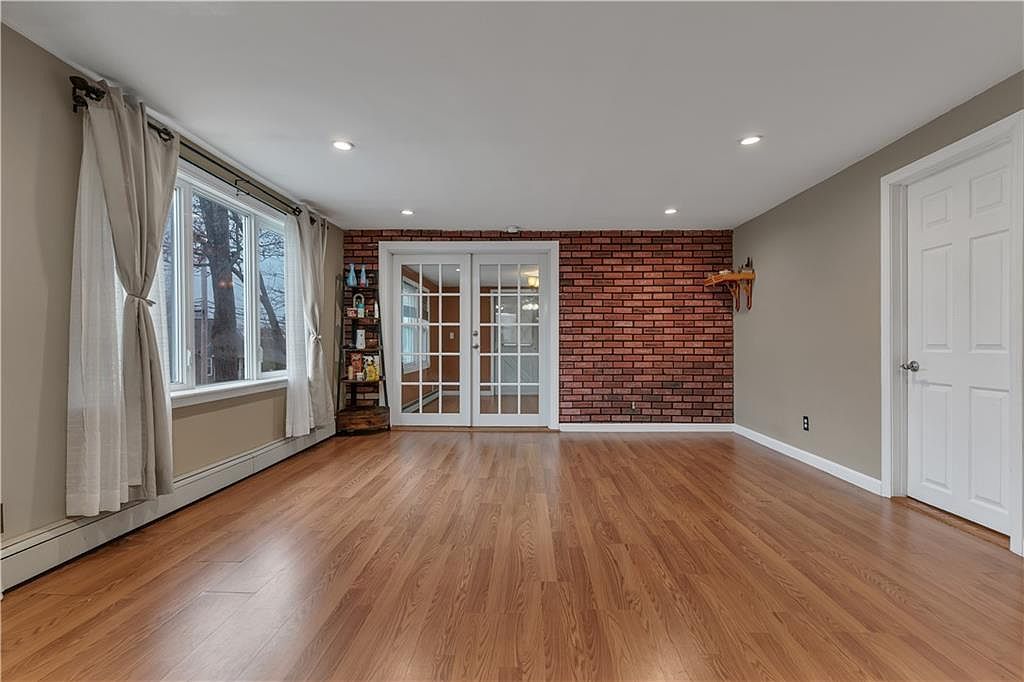 204 Talcott St Woonsocket, RI 02895 - Thumbnail 4