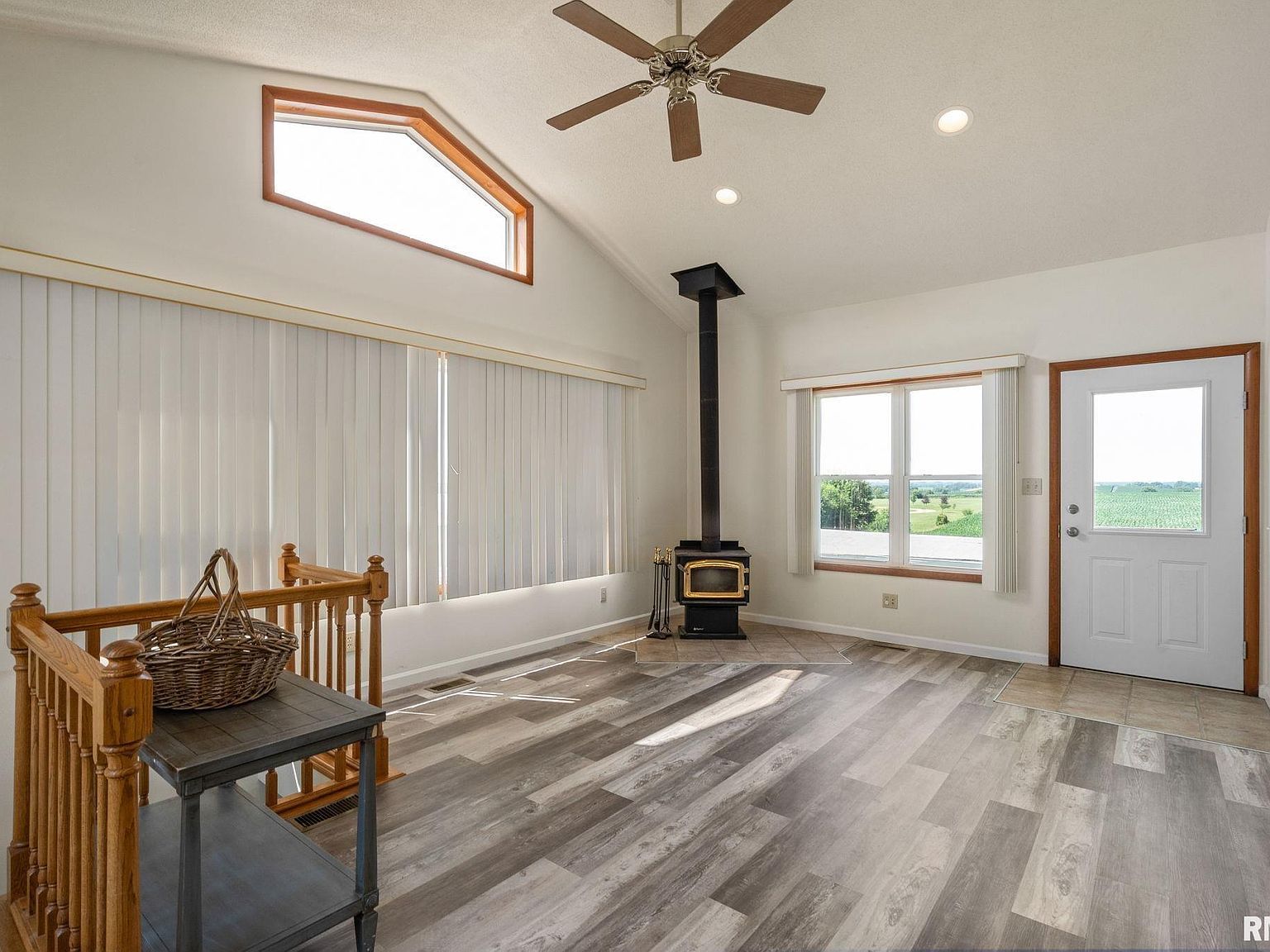 1324 13th Ave N Clinton, IA 52732 - Thumbnail 4