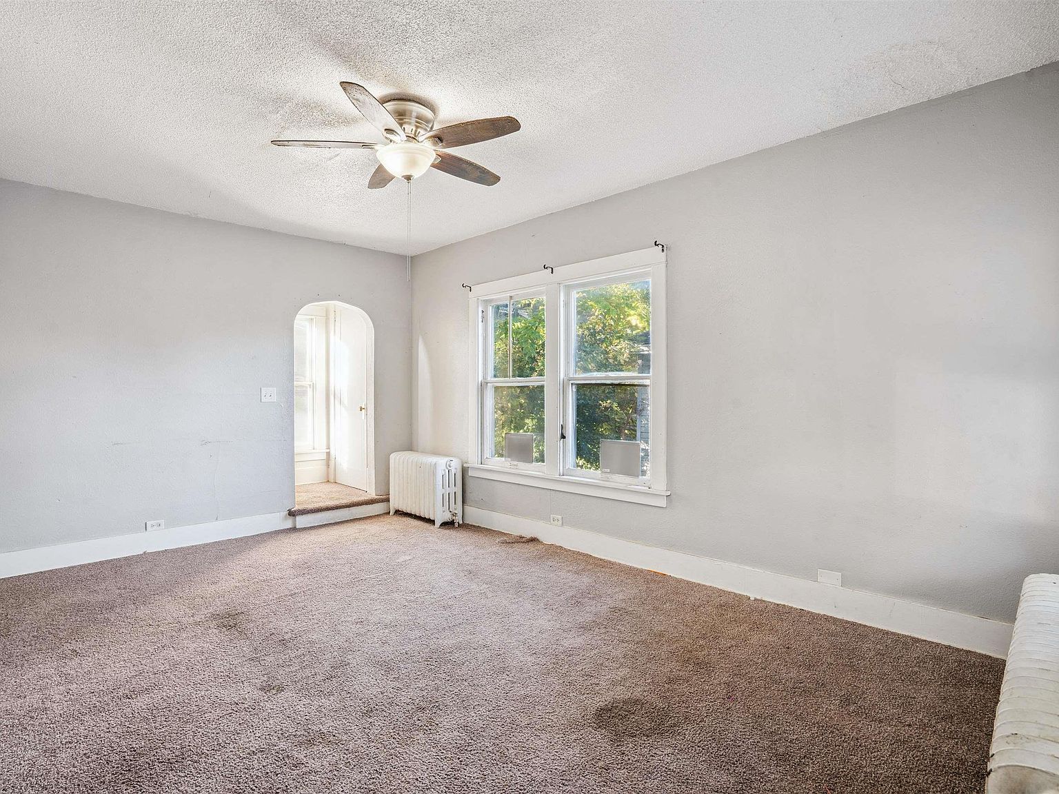 209 E 13th St Davenport, IA 52803 - Thumbnail 4