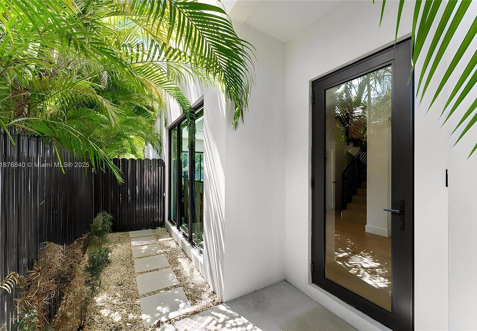 3130 & 3132 Plaza St Miami, FL 33133 - Thumbnail 4