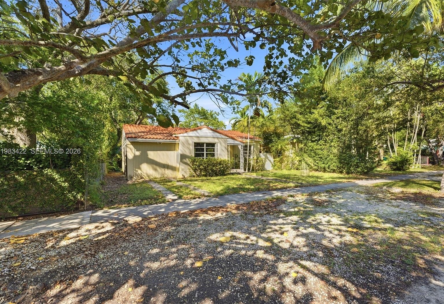 2235 Overbrook St Miami, FL 33133 - Thumbnail 4