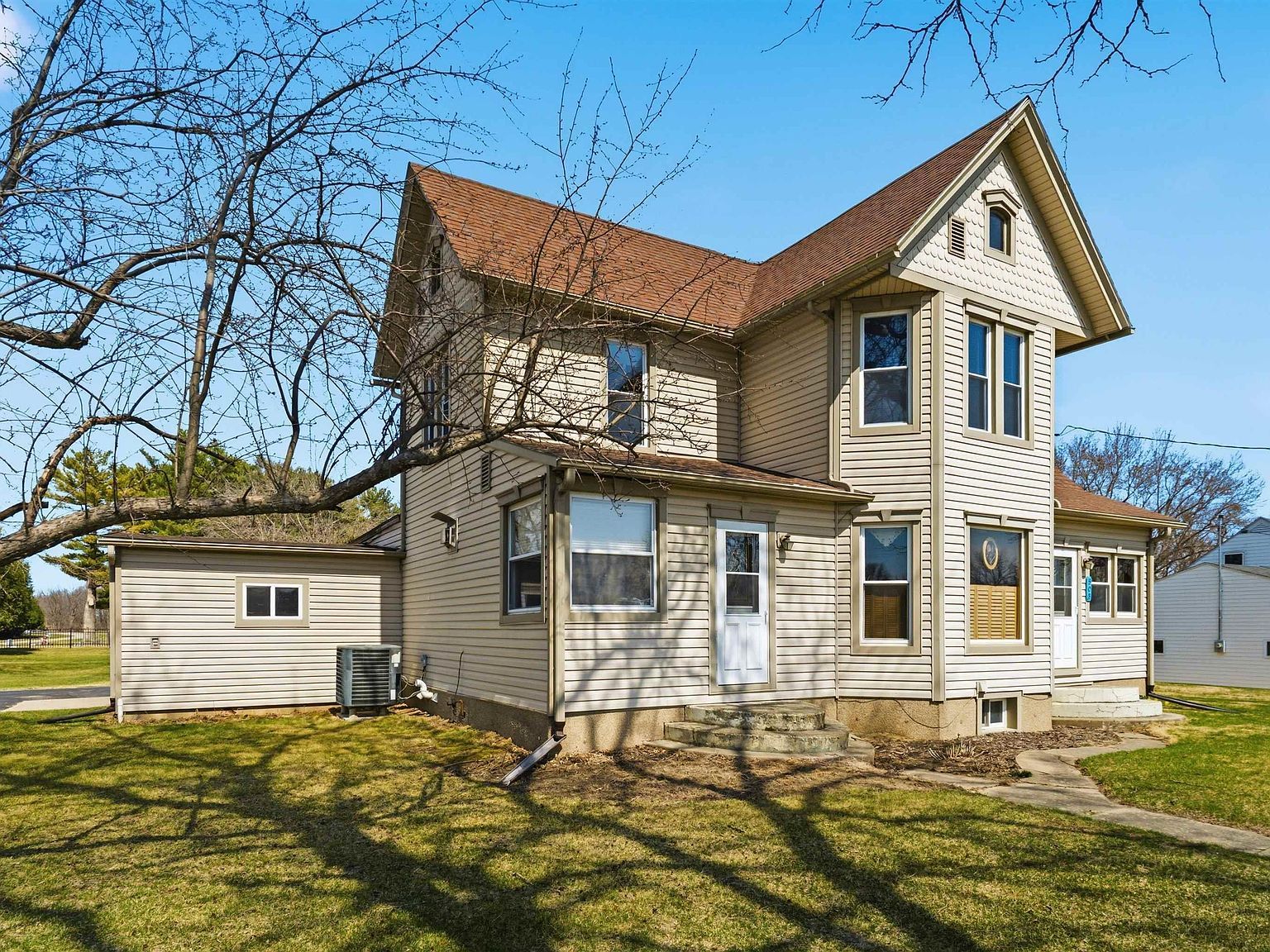 908 Switch St Elgin, IA 52141 - Thumbnail 4