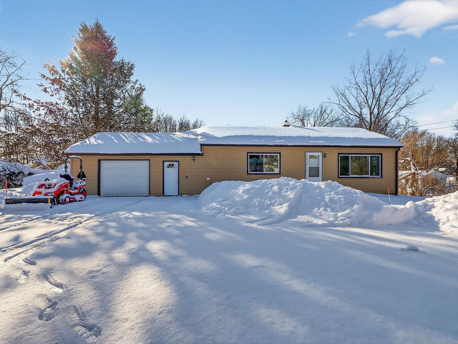 8949 Stadium Dr Kalamazoo, MI 49009 - Thumbnail 4