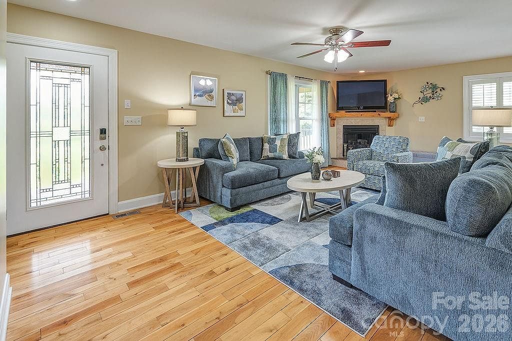 216 Reilly Dr Leicester, NC 28748 - Thumbnail 4