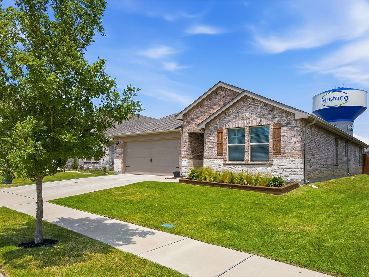1501 Pleasant Knoll Trl Aubrey, TX 76227 - Thumbnail 4