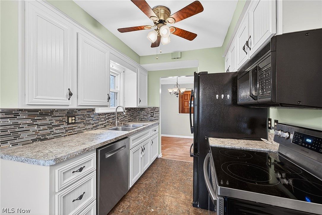 5229 Melody Ln Willoughby, OH 44094 - Thumbnail 4