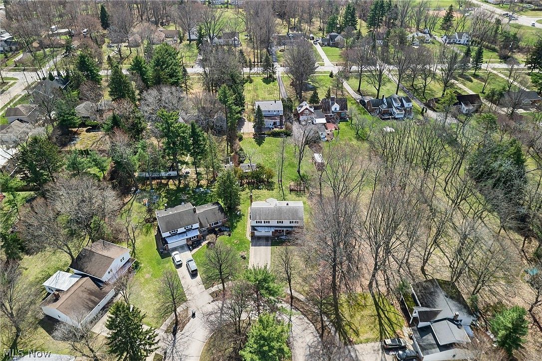 1044 Linden Ln Lyndhurst, OH 44124 - Thumbnail 4