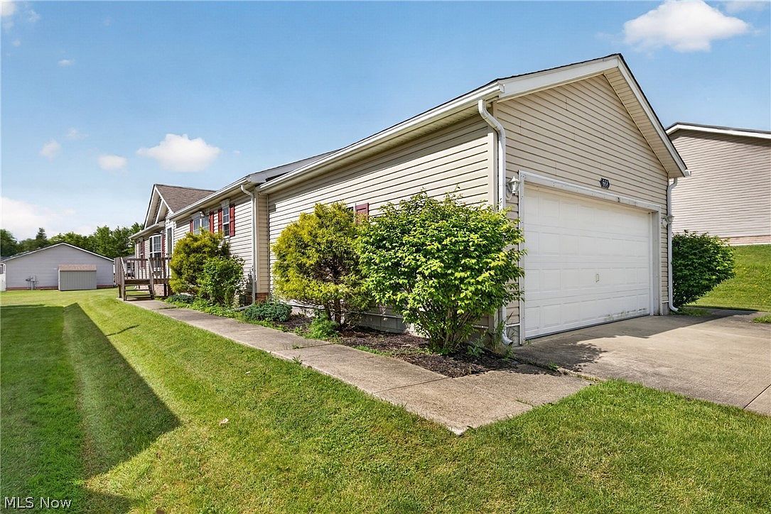 668 Woodlawn Rd Chardon, OH 44024 - Thumbnail 4