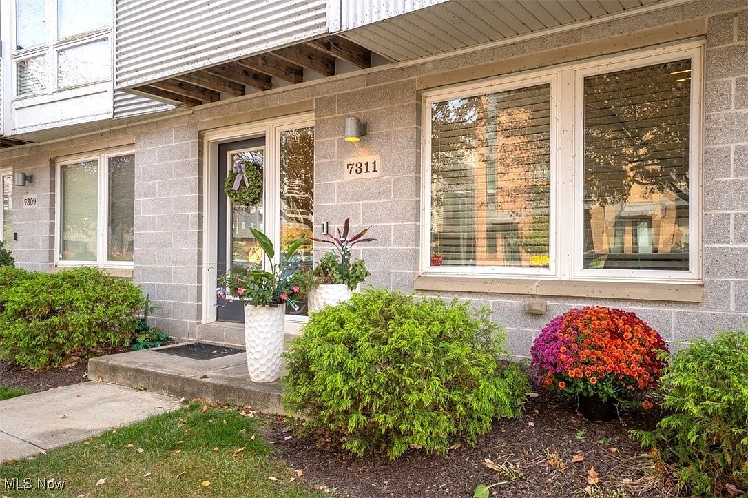 7311 Father Frascati Dr Cleveland, OH 44102 - Thumbnail 4