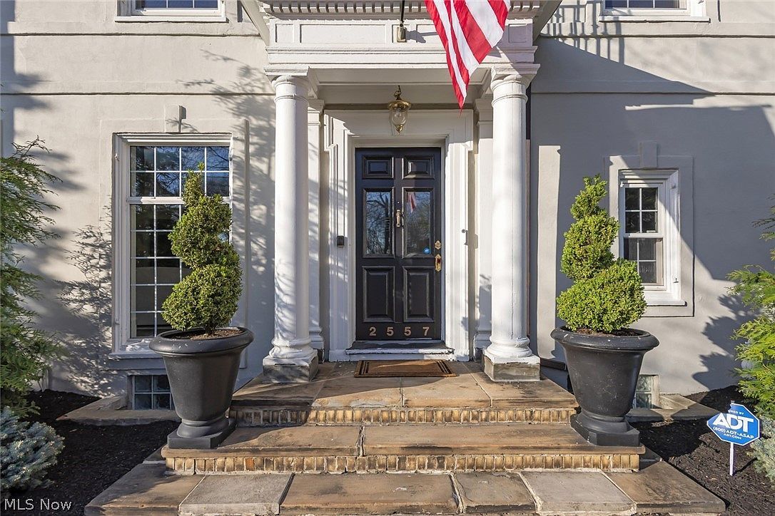 2557 N Park Blvd Cleveland Heights, OH 44106 - Thumbnail 4