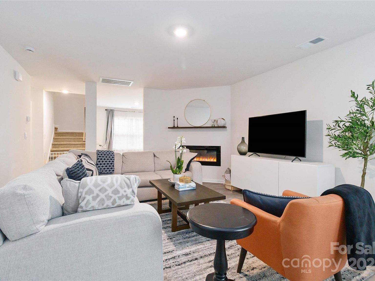 2147 Eastway Dr Dallas, NC 28034 - Thumbnail 4