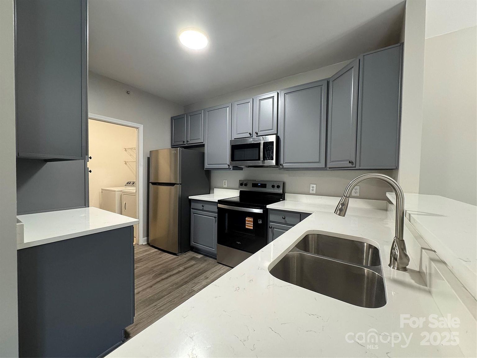 10676 Hill Point Ct Charlotte, NC 28262 - Thumbnail 4