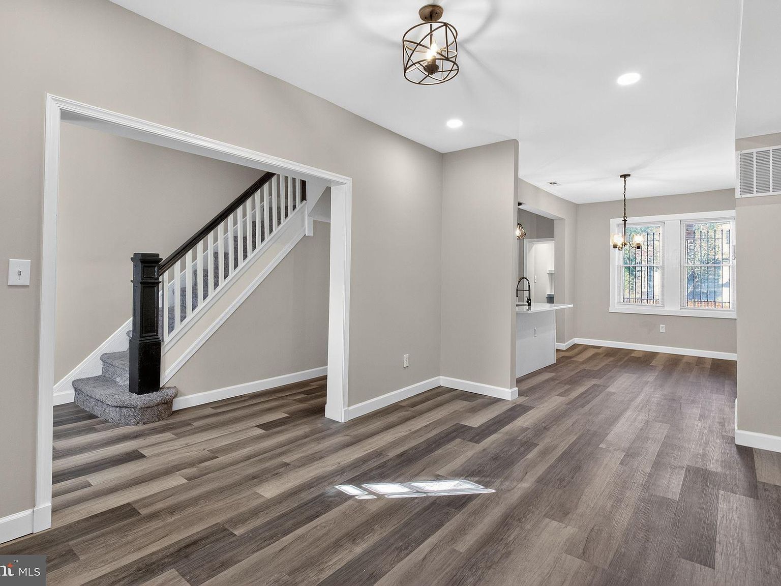 2808 Waldorf Ave Baltimore, MD 21215 - Thumbnail 4