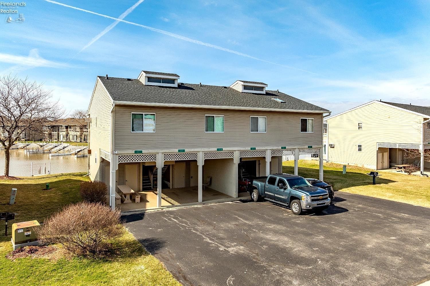 6256 N Harris Harbor Dr Oak Harbor, OH 43449 - Thumbnail 4