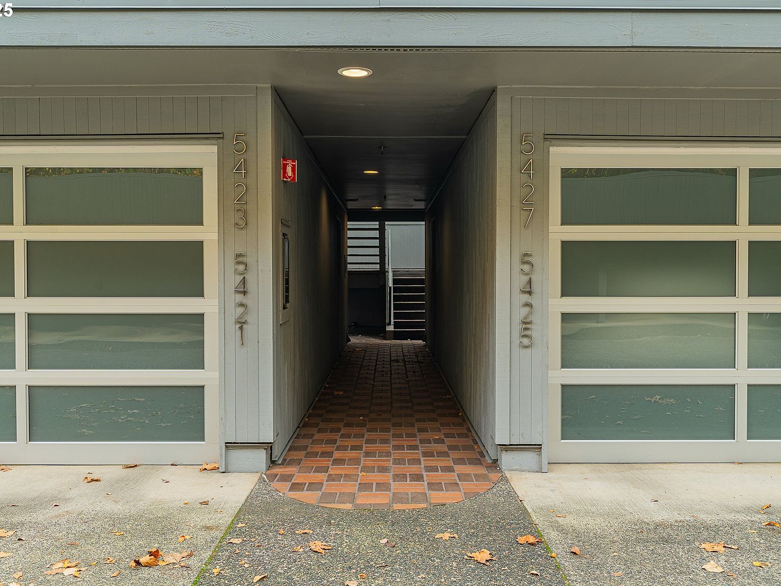 5425 SW View Point Ter Portland, OR 97239 - Thumbnail 4