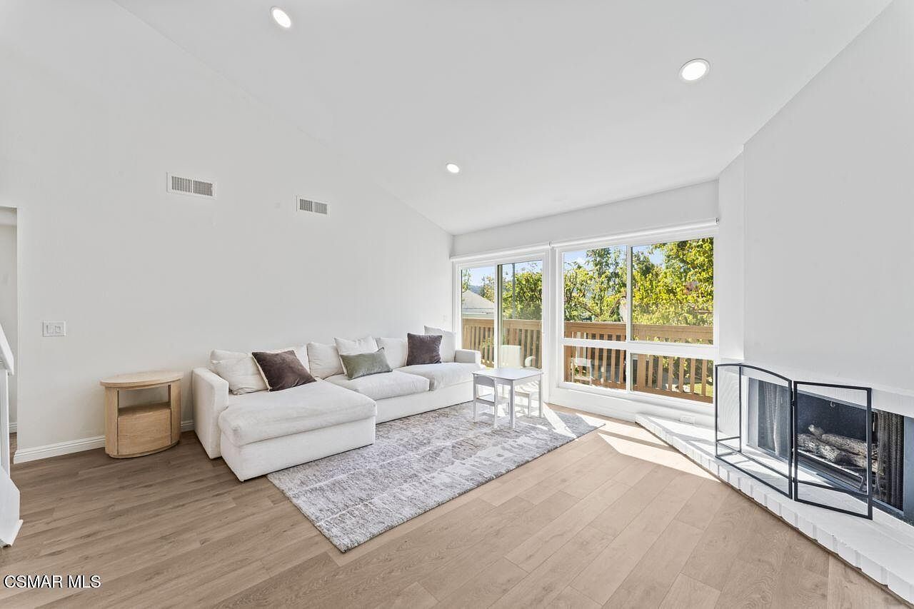 559 Racquet Club Ln Thousand Oaks, CA 91360 - Thumbnail 4