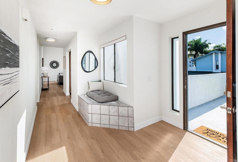 4085 Crystal Dawn Ln Unit 201 San Diego, CA 92122 - Thumbnail 4