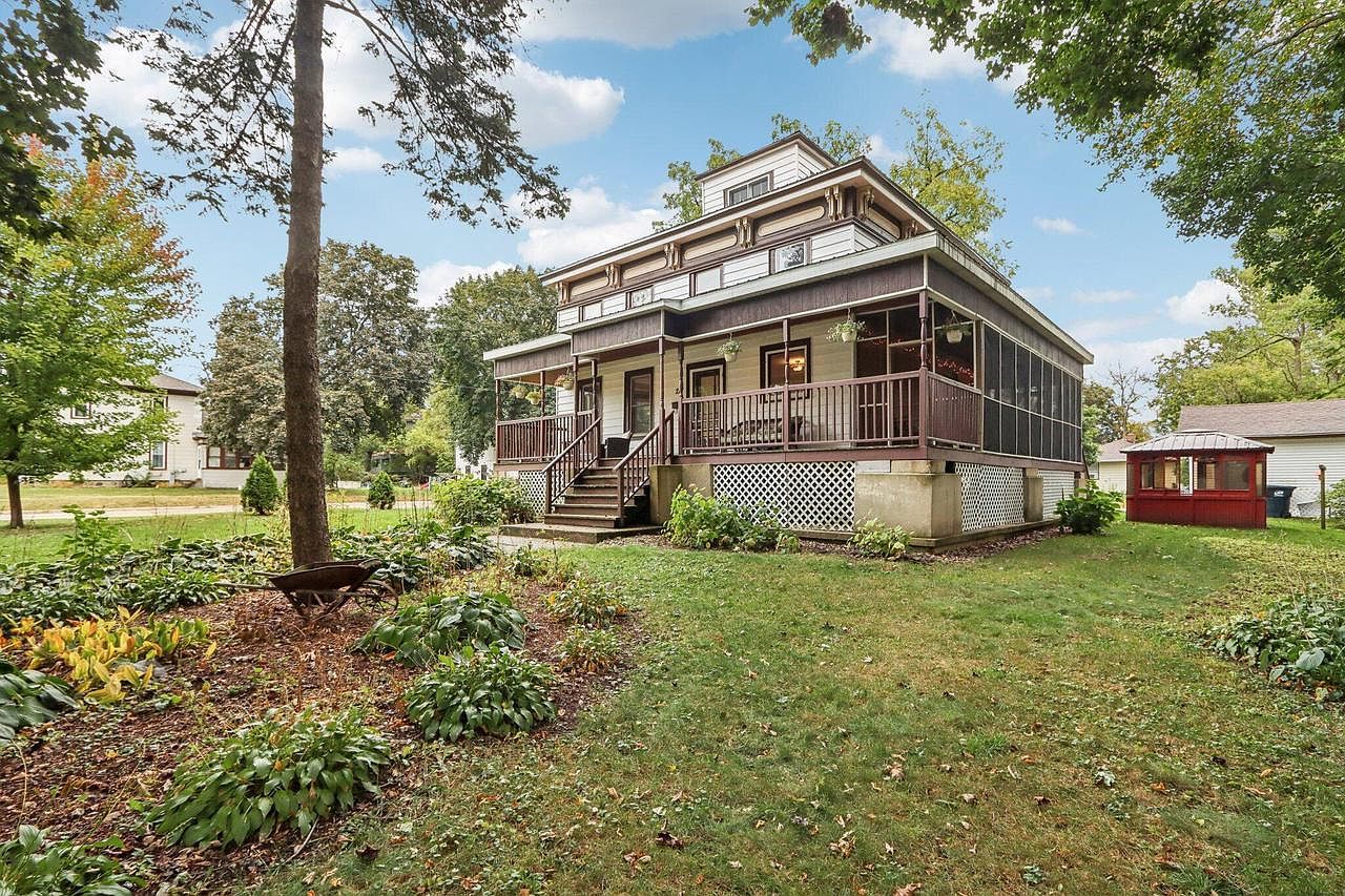 217 S Lincoln St Elkhorn, WI 53121 - Thumbnail 4