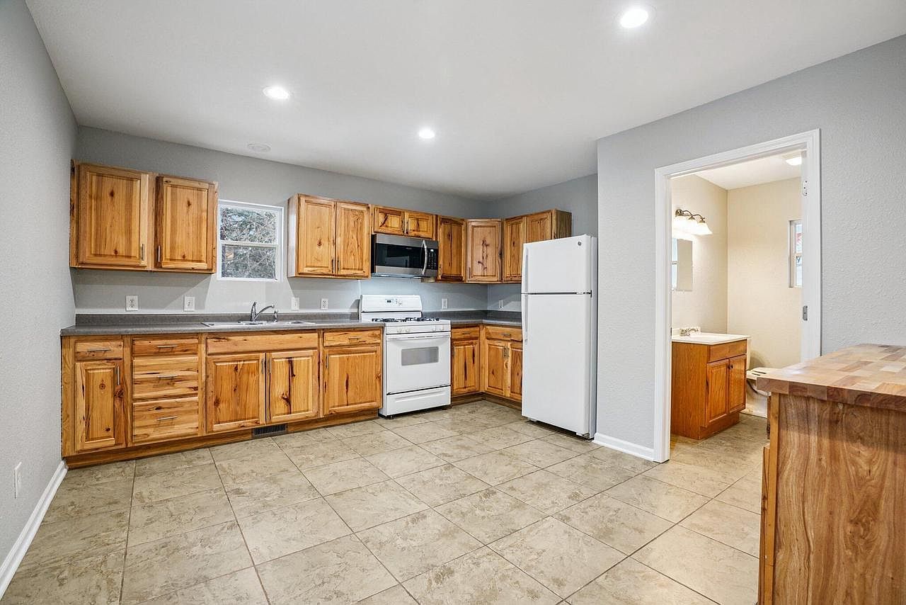 W1019 Narcissus Rd Genoa City, WI 53128 - Thumbnail 4