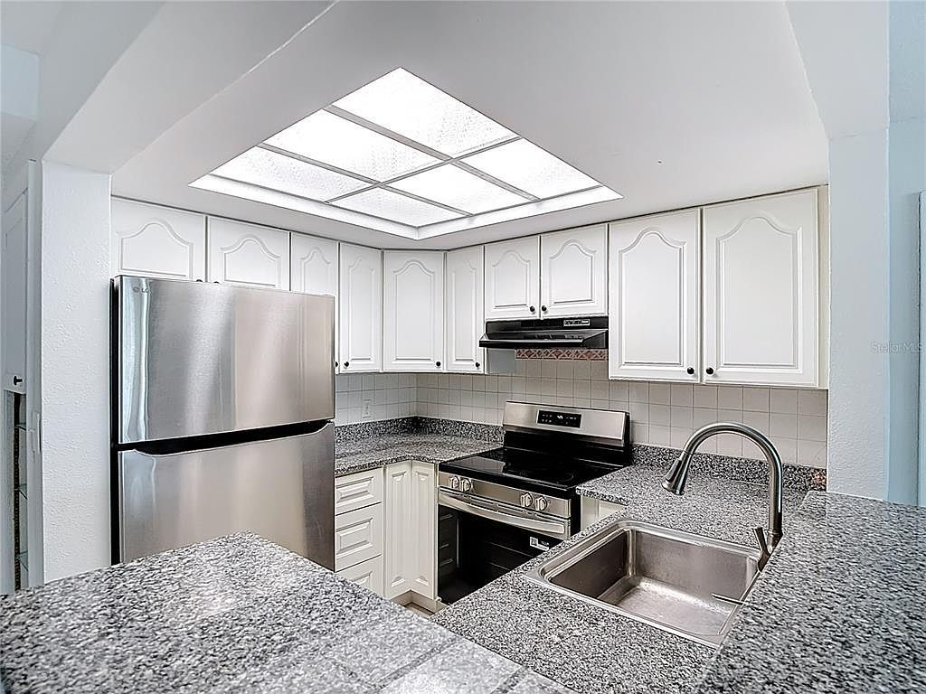 5111 Amulet Dr APT 105 New Port Richey, FL 34652 - Thumbnail 4