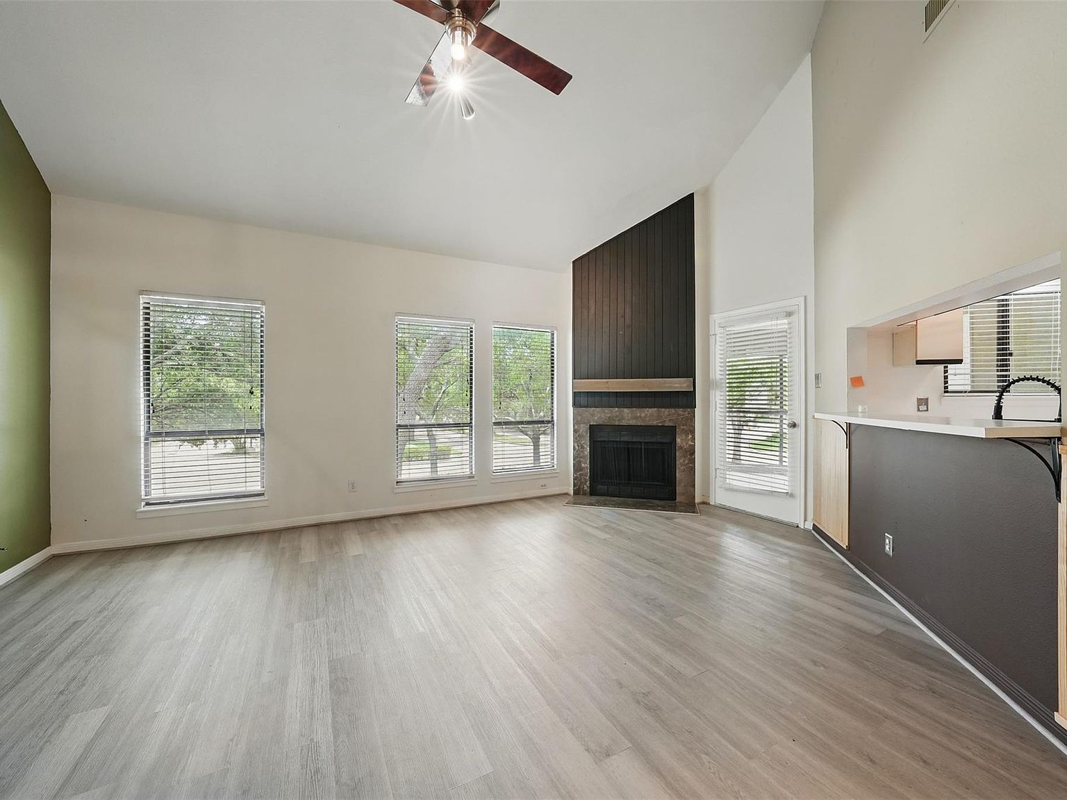 4144 Greystone Way APT 305 Sugar Land, TX 77479 - Thumbnail 4