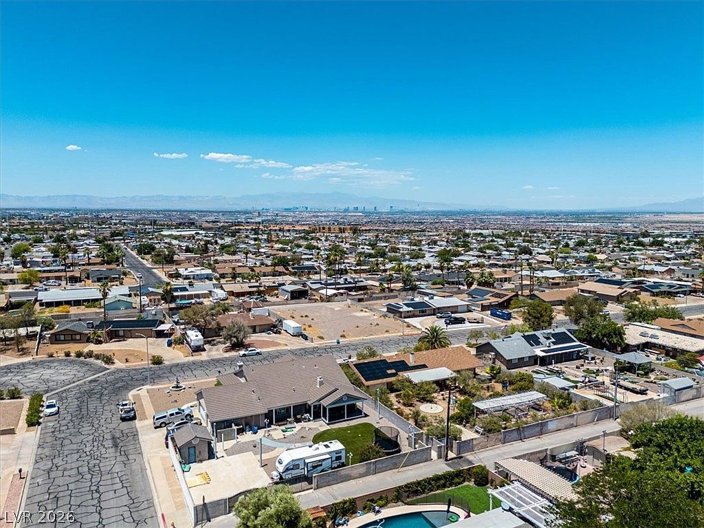 835 Park Ln Henderson, NV 89015 - Thumbnail 4