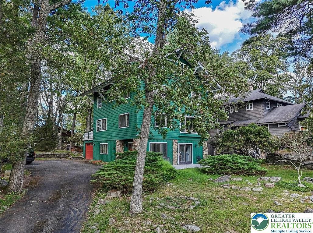 119 Falls Dr Buck Hill Falls, PA 18323 - Thumbnail 4