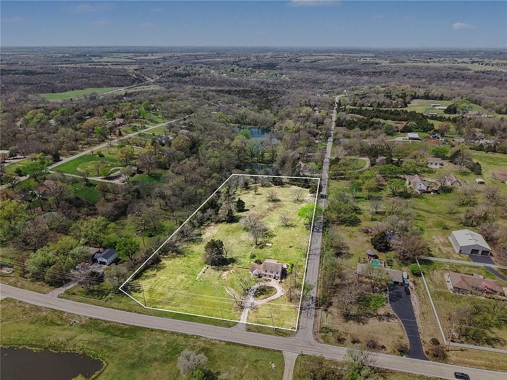 13110 Lakeshore Dr Olathe, KS 66061 - Thumbnail 4