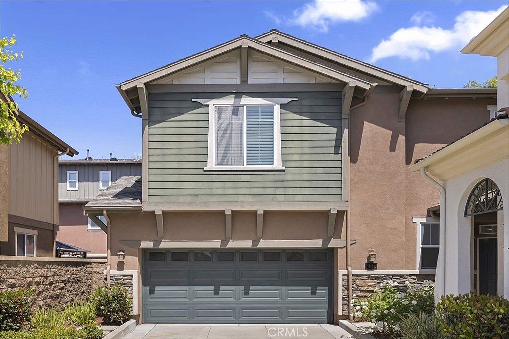 328 Flyers Ln Tustin, CA 92782 - Thumbnail 4