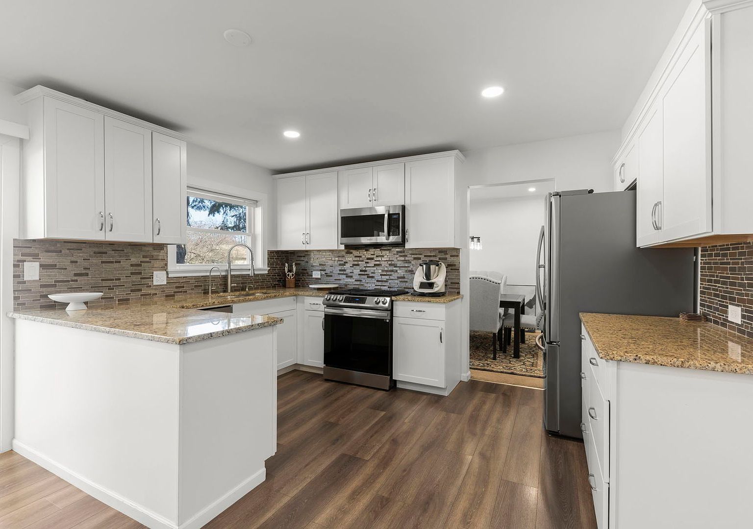 1301 Peshtigo Ave Naperville, IL 60564 - Thumbnail 4