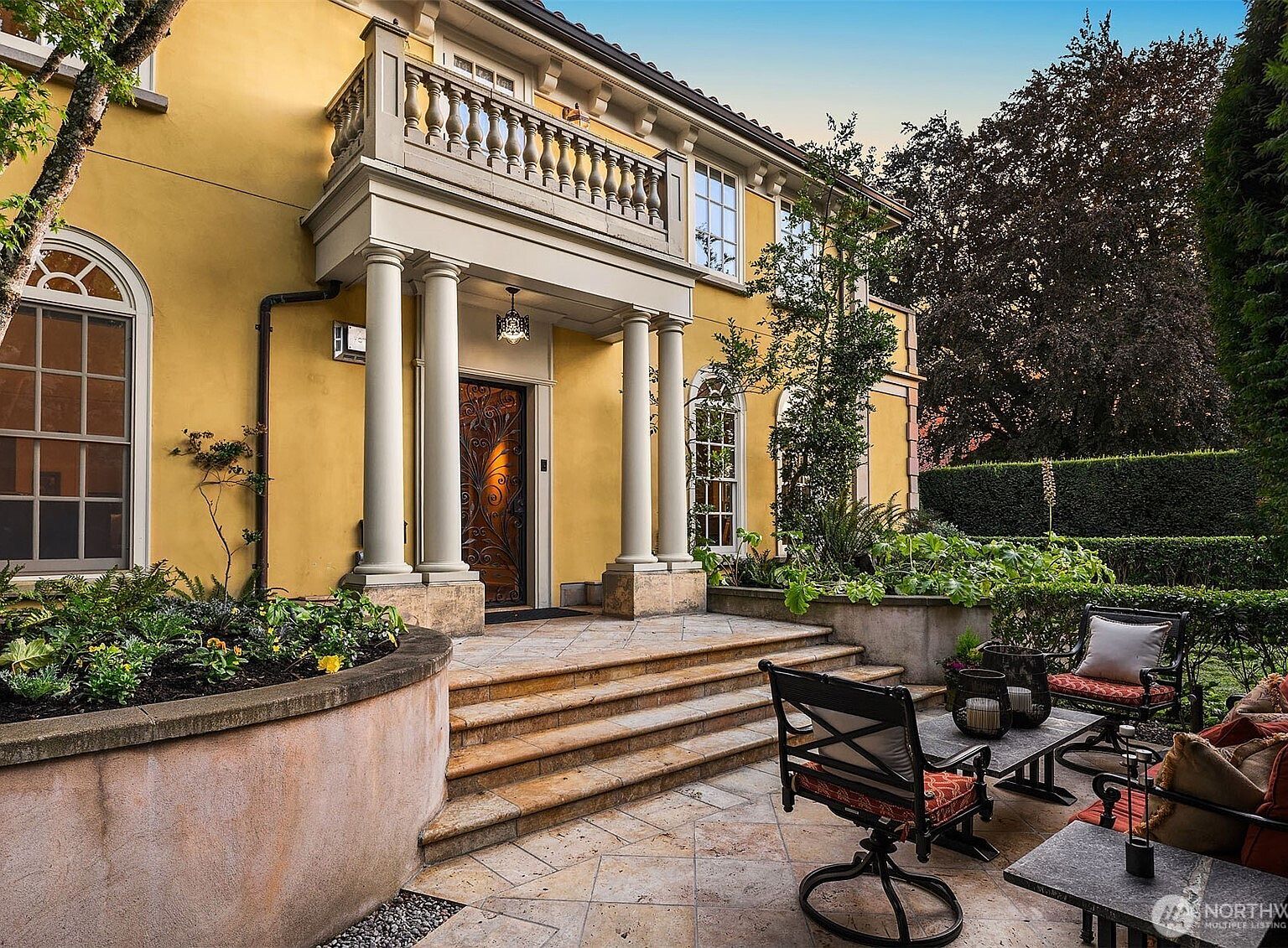 623 W Highland Dr Seattle, WA 98119 - Thumbnail 4