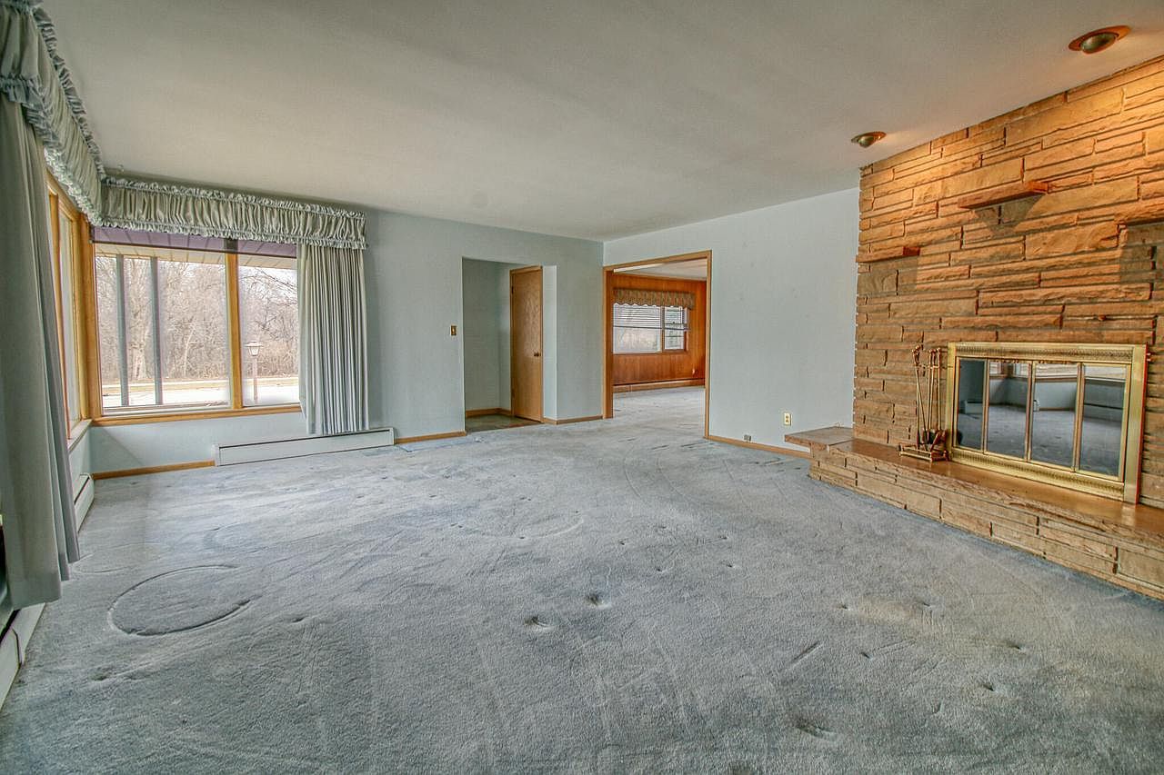 1000 17th Ave South Milwaukee, WI 53172 - Thumbnail 4