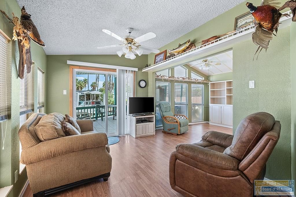 822 W Oyster Dr Port Isabel, TX 78578 - Thumbnail 4