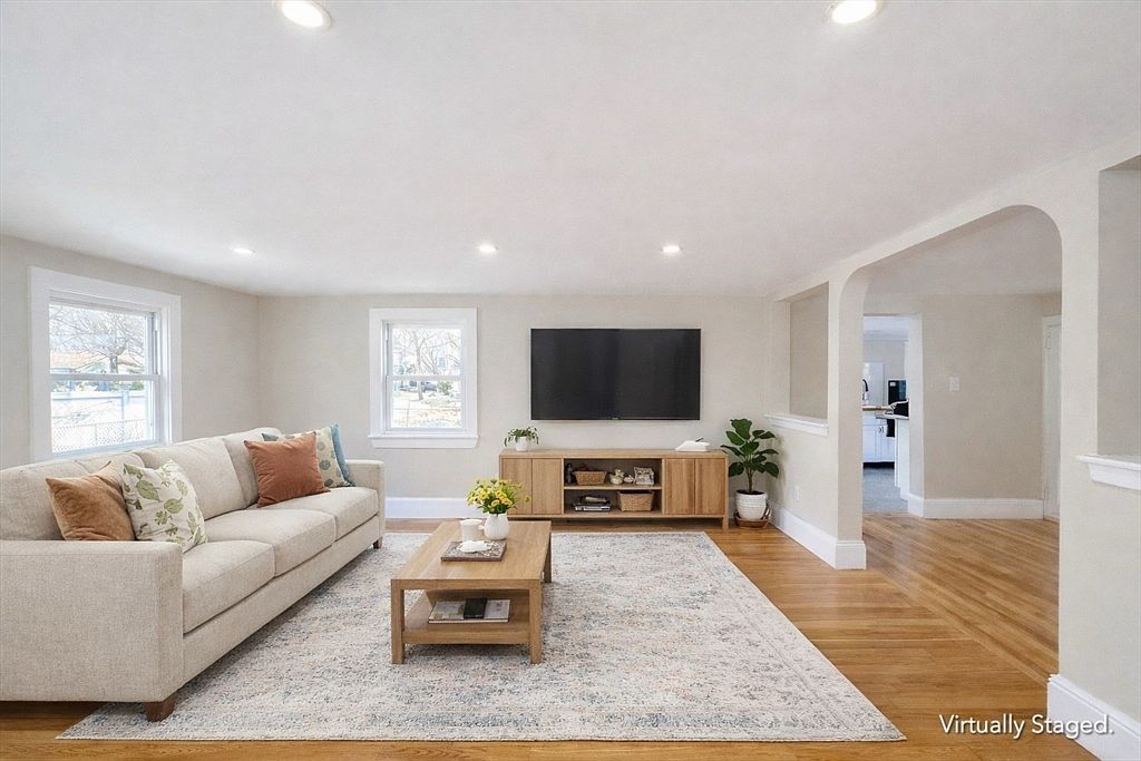 28 Newton Ct Weymouth, MA 02191 - Thumbnail 4