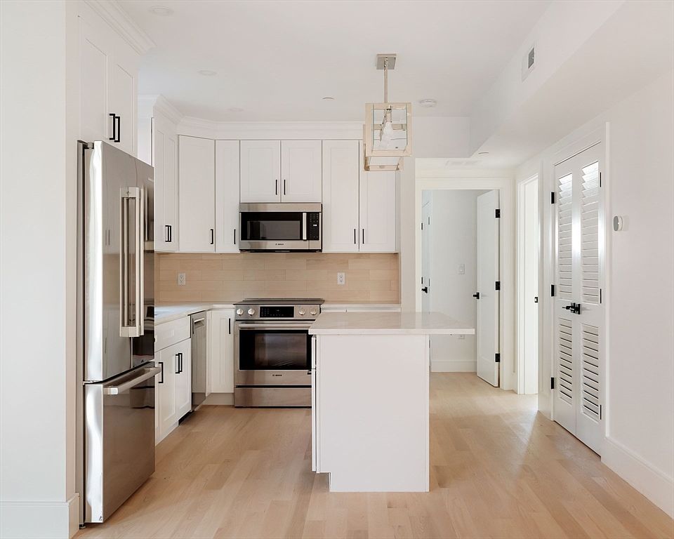 387 Norfolk St #1 Cambridge, MA 02139 - Thumbnail 4