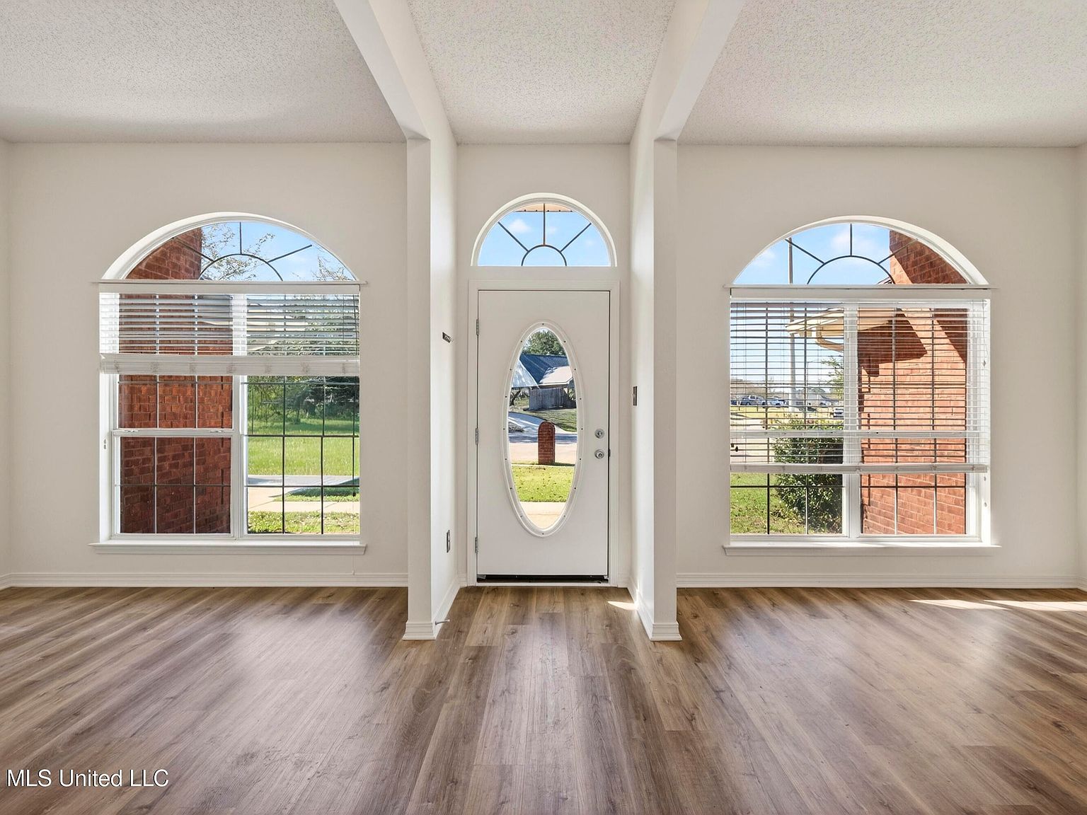 15199 E Shadow Creek Dr Biloxi, MS 39532 - Thumbnail 4