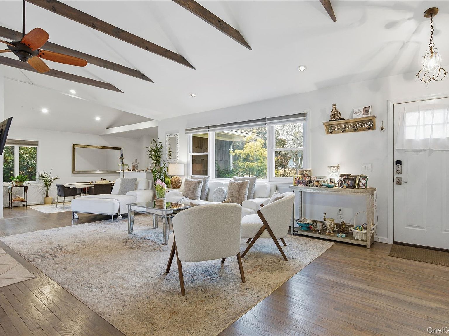 5 Argonne Rd W Hampton Bays, NY 11946 - Thumbnail 4