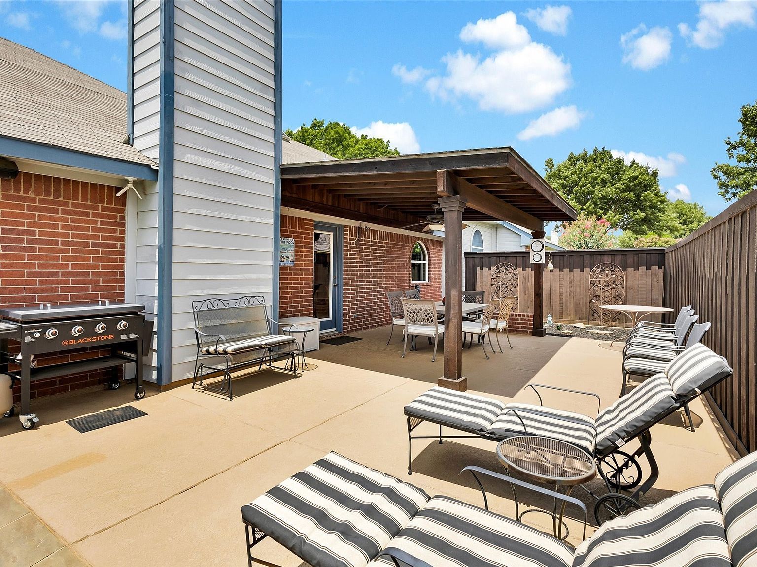 806 Red Oak Dr Lewisville, TX 75067 - Thumbnail 4